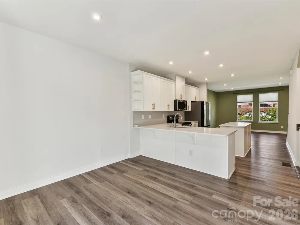 324 Yorkshire Drive Charlotte, NC 28217