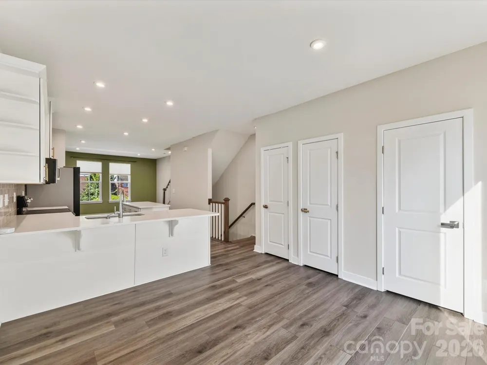 324 Yorkshire Drive Charlotte, NC 28217