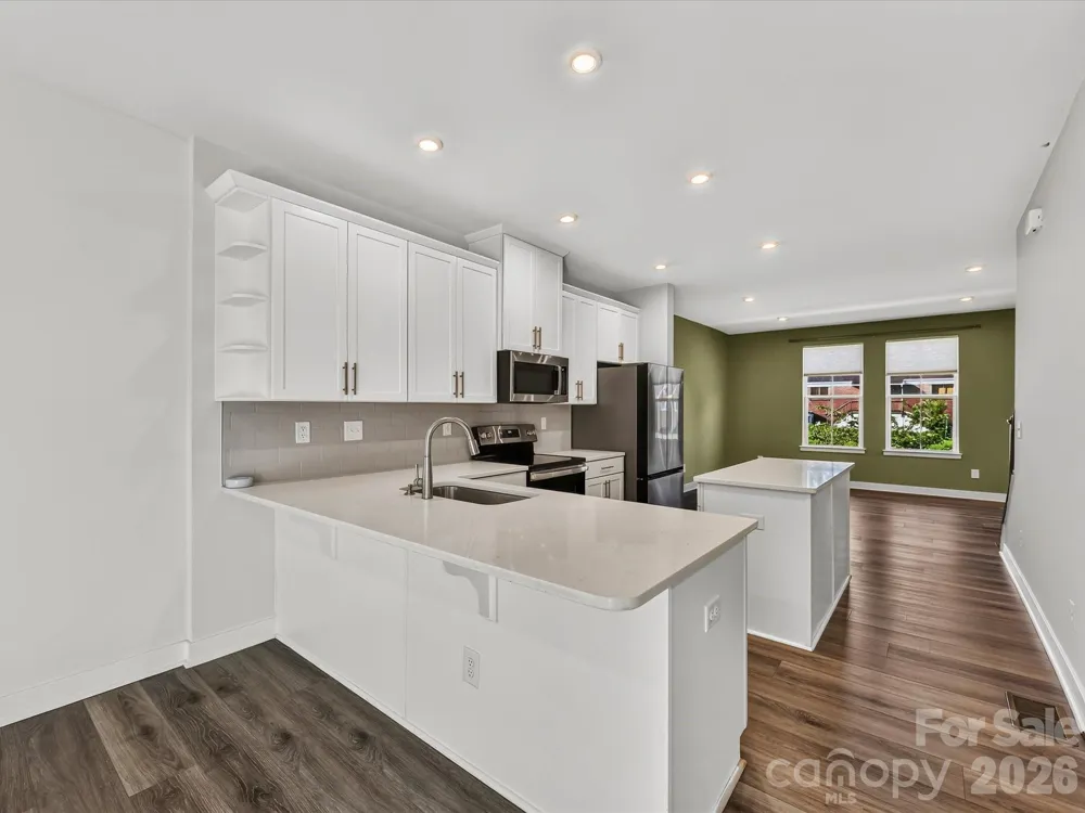 324 Yorkshire Drive Charlotte, NC 28217