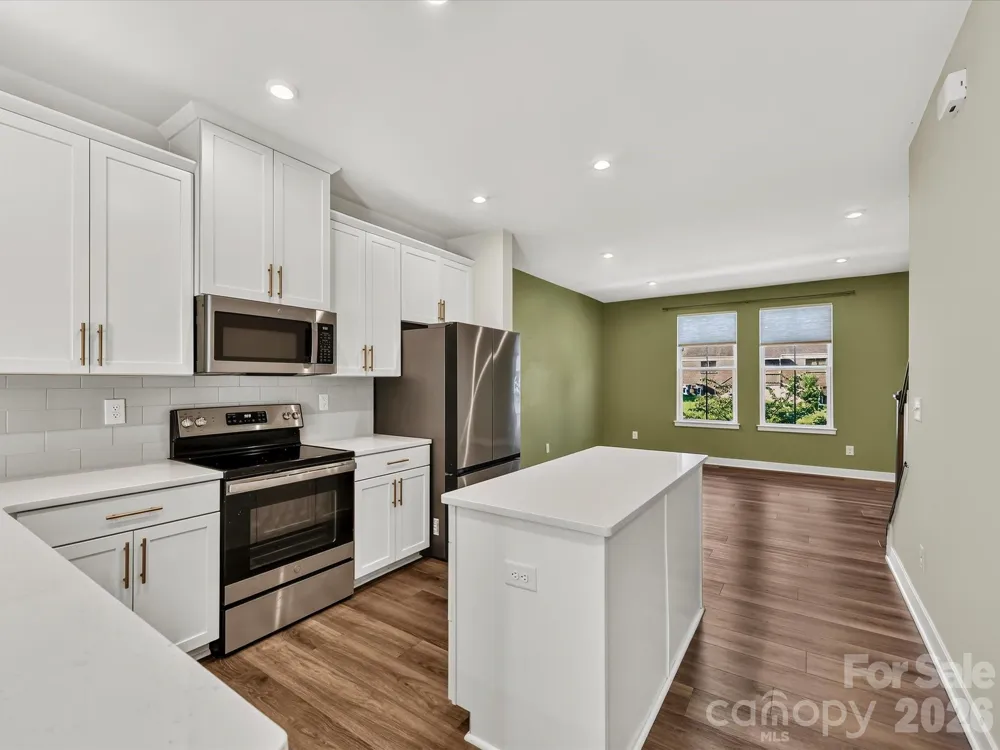 324 Yorkshire Drive Charlotte, NC 28217