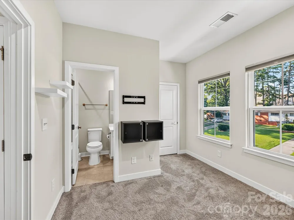 324 Yorkshire Drive Charlotte, NC 28217