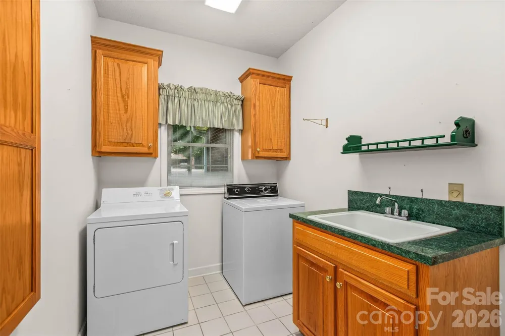 6756 Hawks Nest Lane Stanley, NC 28164