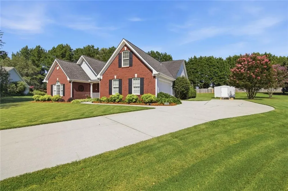 1408 Hidden Cove Loganville, GA 30052