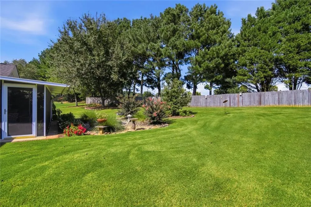 1408 Hidden Cove Loganville, GA 30052