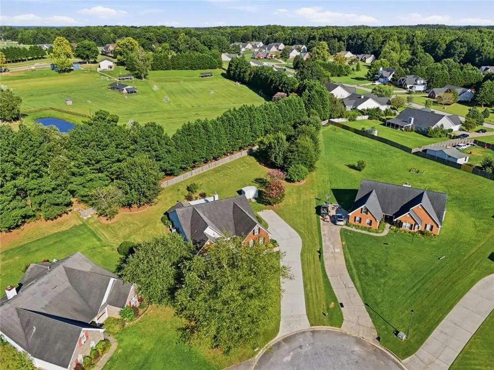 1408 Hidden Cove Loganville, GA 30052