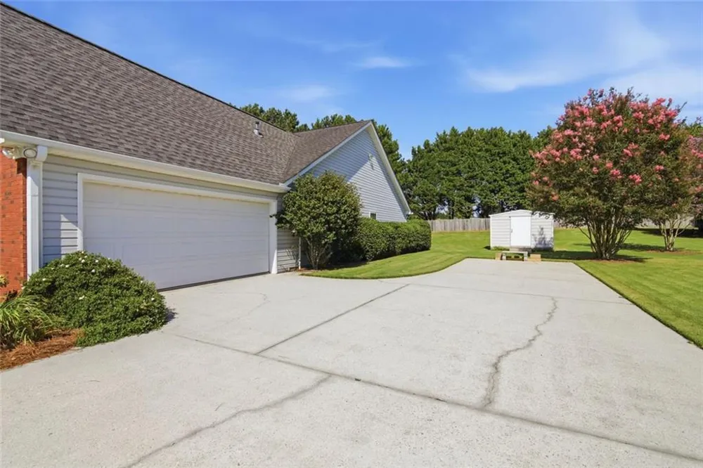 1408 Hidden Cove Loganville, GA 30052