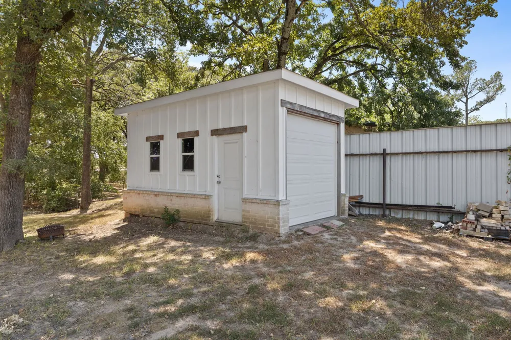 17803 County Road 381 Terrell, TX 75161