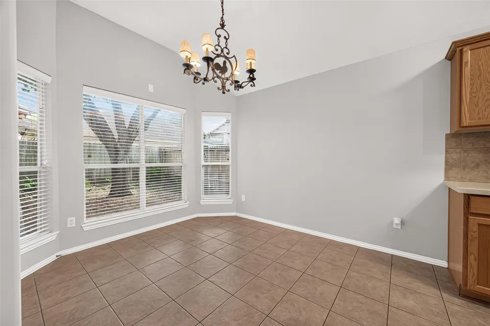 11915 Lois Lane Pinehurst, TX 77362