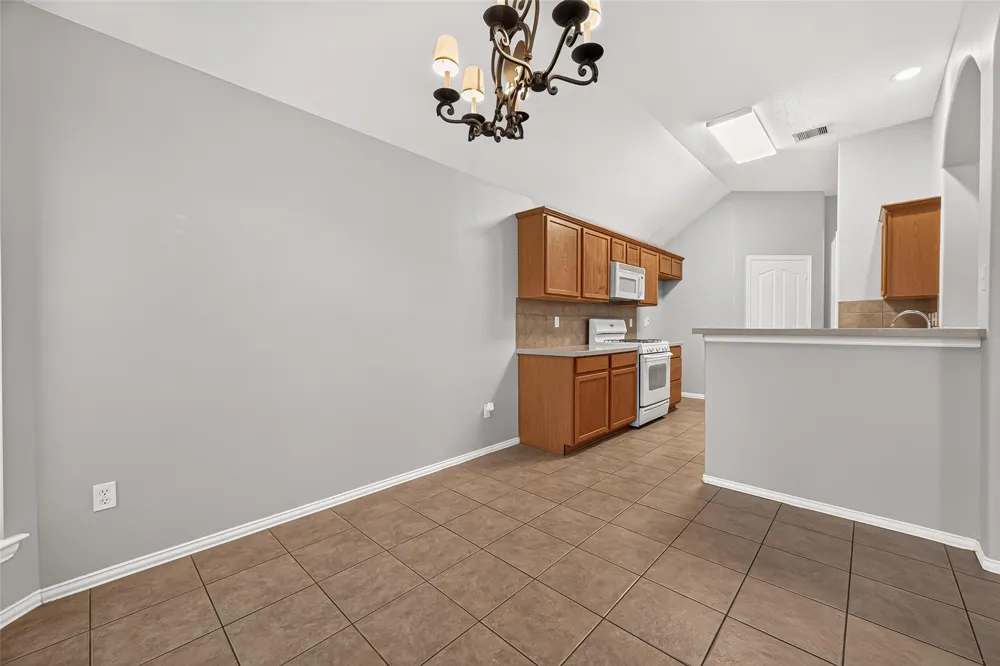 11915 Lois Lane Pinehurst, TX 77362