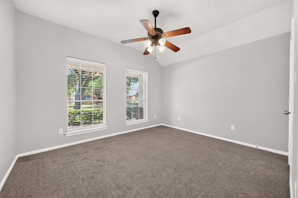 11915 Lois Lane Pinehurst, TX 77362