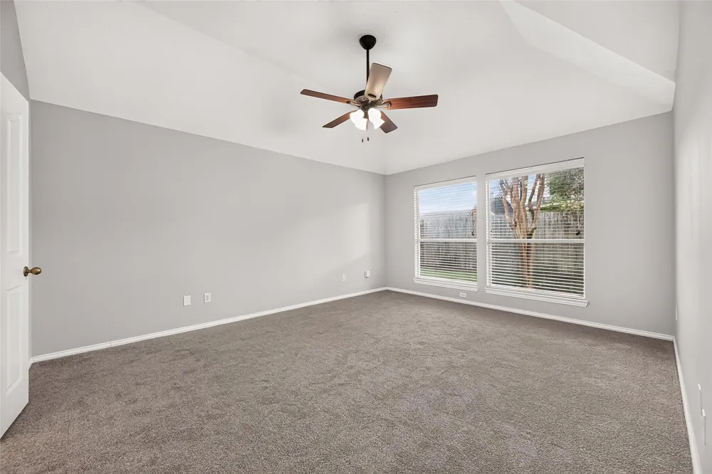 11915 Lois Lane Pinehurst, TX 77362