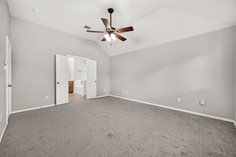 11915 Lois Lane Pinehurst, TX 77362