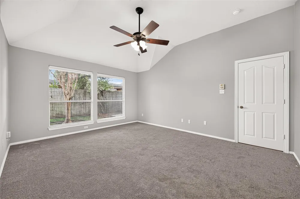 11915 Lois Lane Pinehurst, TX 77362