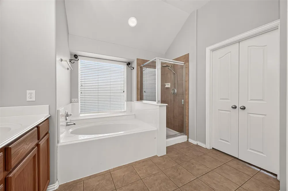 11915 Lois Lane Pinehurst, TX 77362