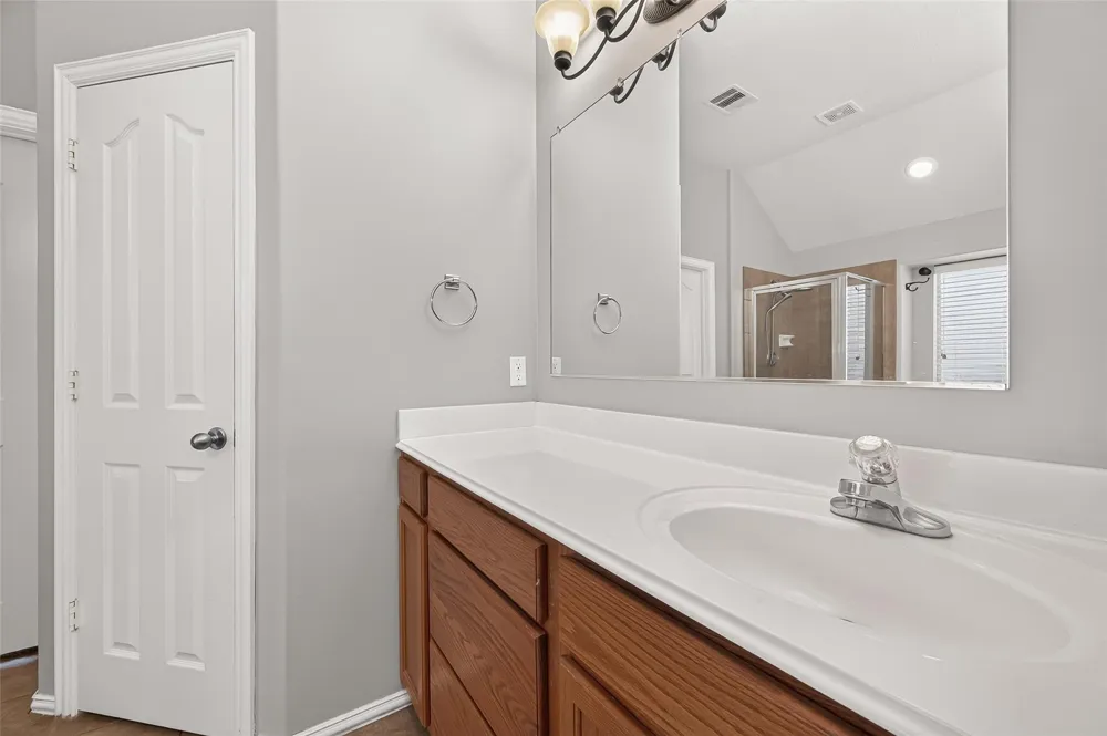 11915 Lois Lane Pinehurst, TX 77362
