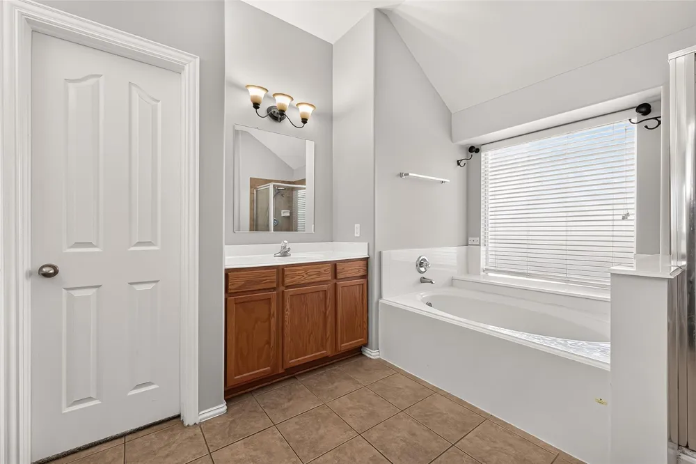 11915 Lois Lane Pinehurst, TX 77362