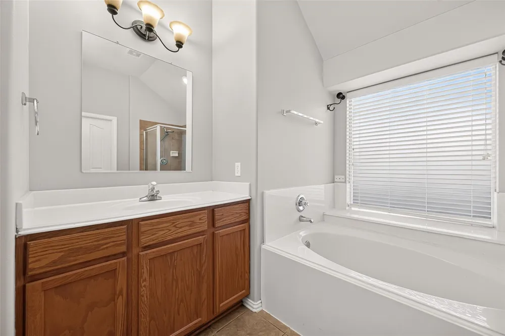 11915 Lois Lane Pinehurst, TX 77362