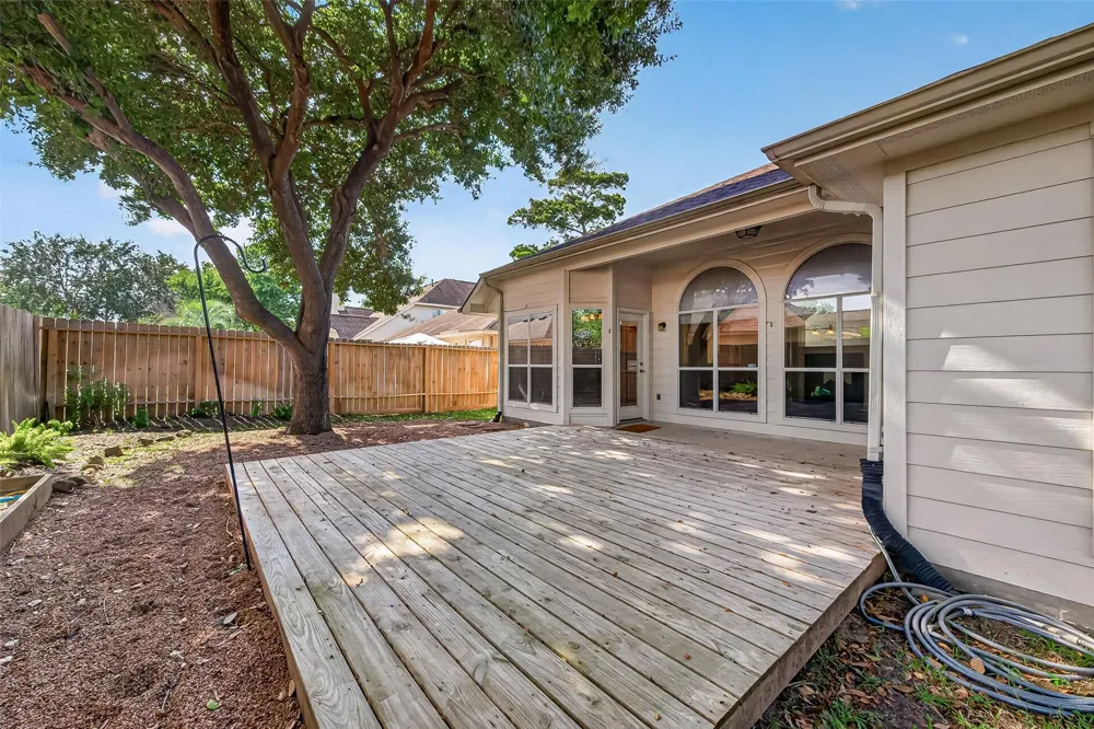 11915 Lois Lane Pinehurst, TX 77362