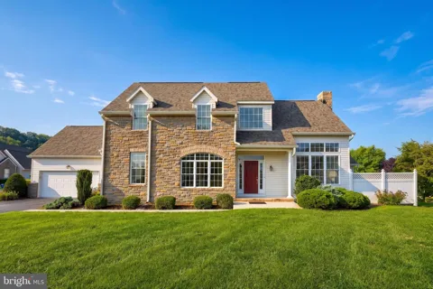 1140 TURNBERRY LANE