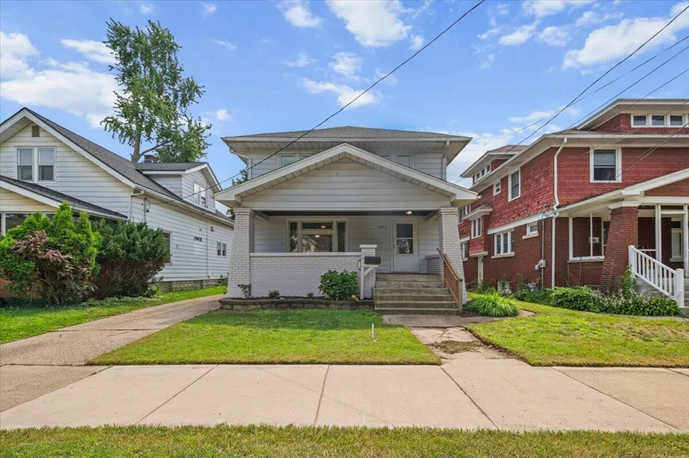 852 Richmond Street NW Grand Rapids, MI 49504