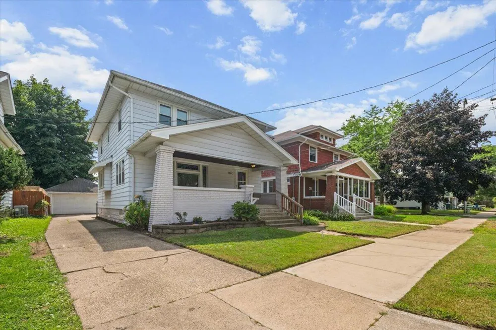 852 Richmond Street NW Grand Rapids, MI 49504