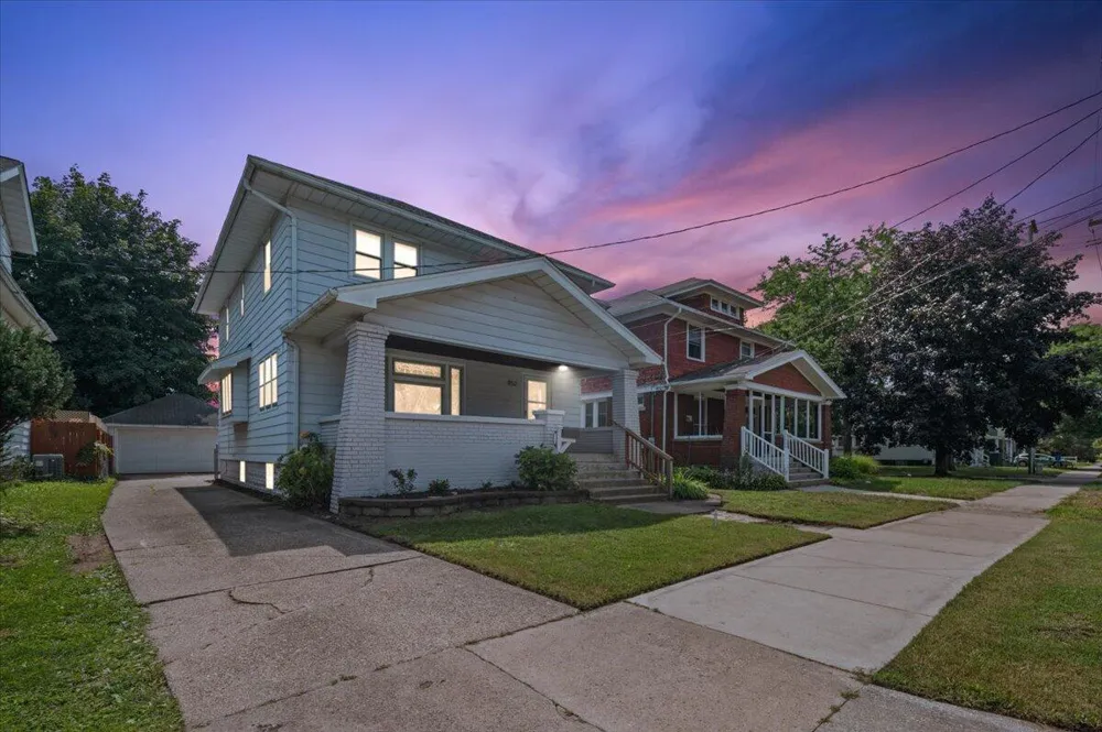 852 Richmond Street NW Grand Rapids, MI 49504