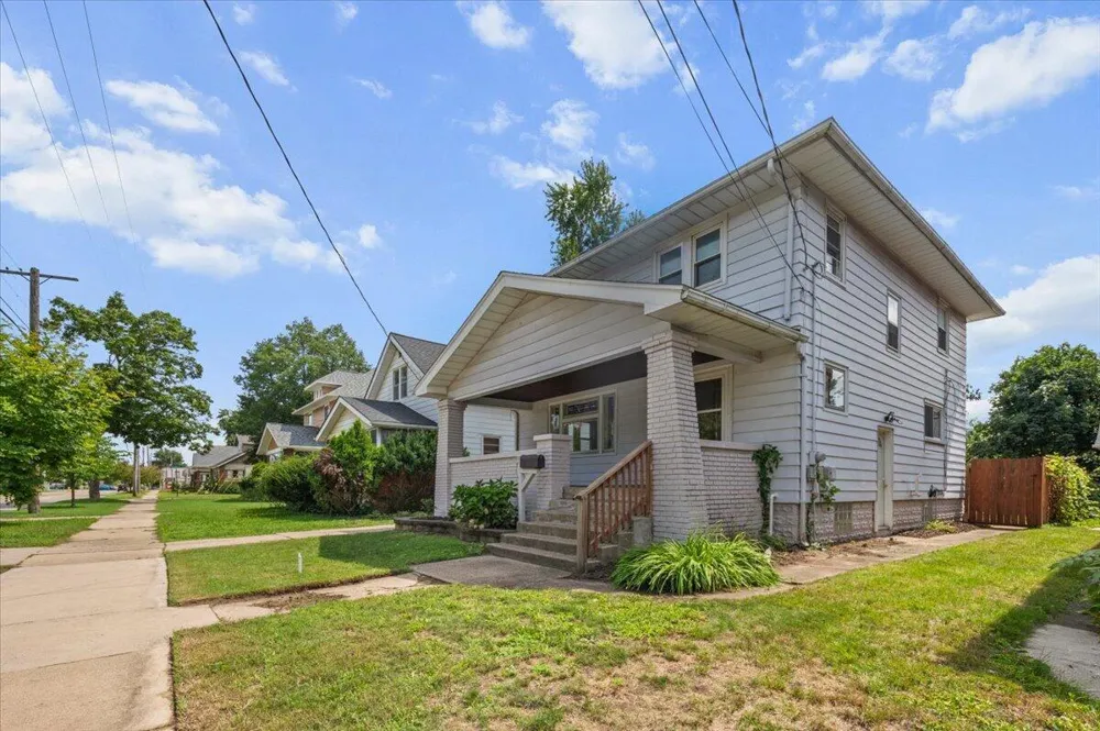852 Richmond Street NW Grand Rapids, MI 49504
