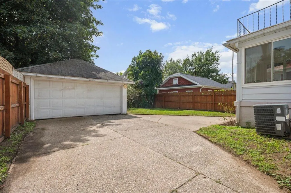 852 Richmond Street NW Grand Rapids, MI 49504