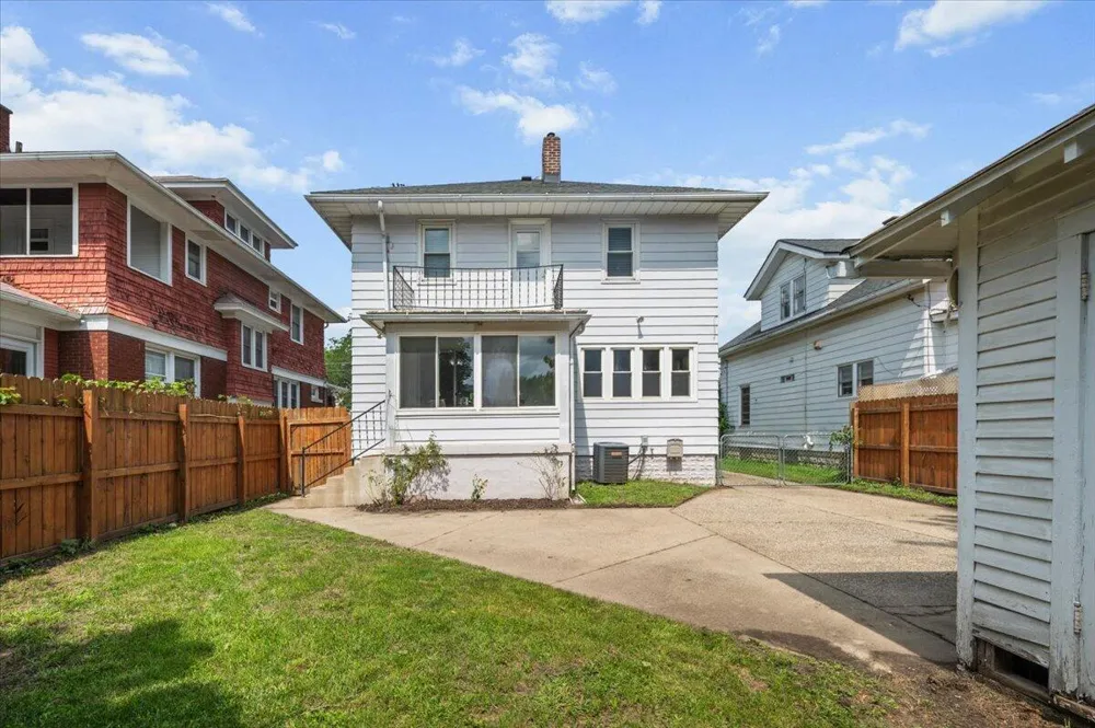 852 Richmond Street NW Grand Rapids, MI 49504