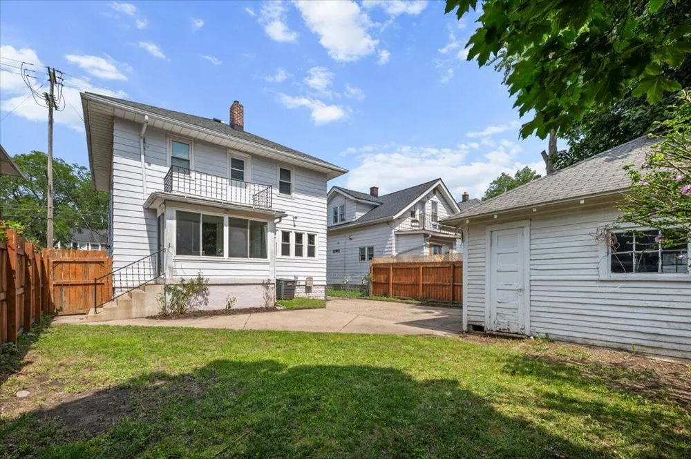 852 Richmond Street NW Grand Rapids, MI 49504