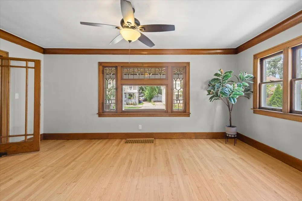 852 Richmond Street NW Grand Rapids, MI 49504