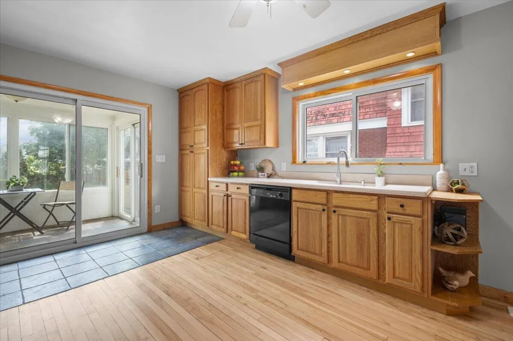 852 Richmond Street NW Grand Rapids, MI 49504