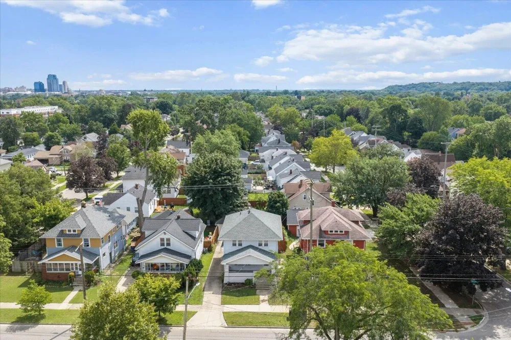 852 Richmond Street NW Grand Rapids, MI 49504