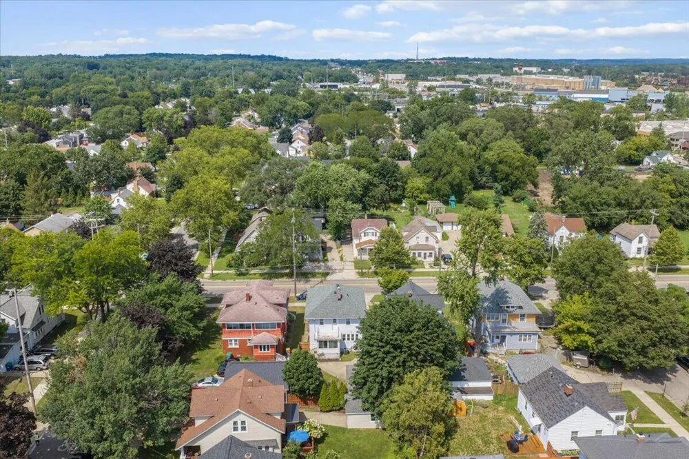 852 Richmond Street NW Grand Rapids, MI 49504