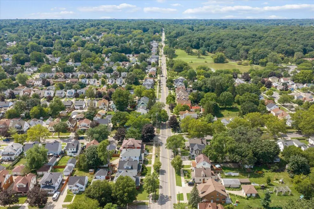 852 Richmond Street NW Grand Rapids, MI 49504