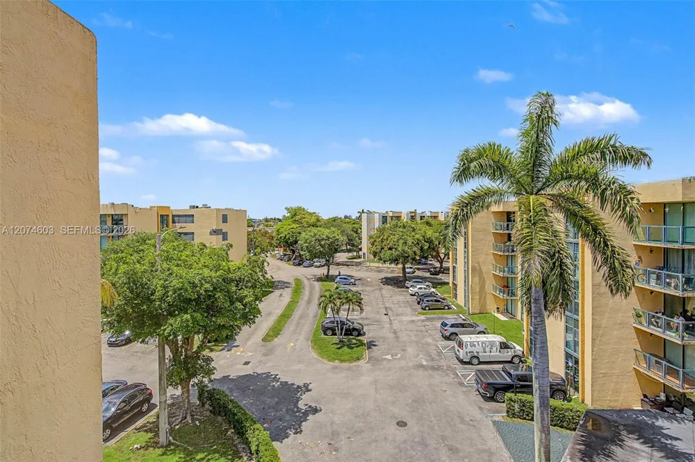 11790 SW 18th St #524-3 Miami, FL 33175