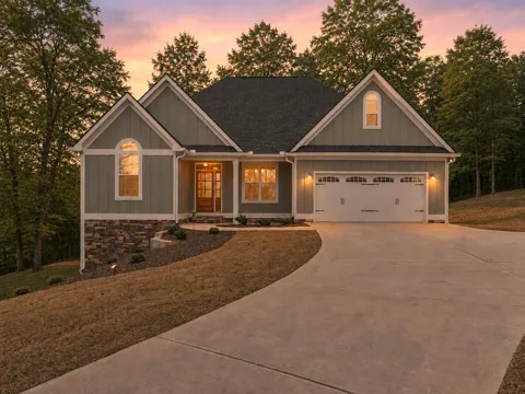 49 Caspian Trail