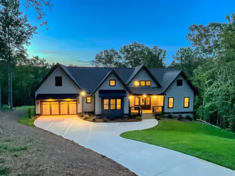 302 Lower Creek Trail