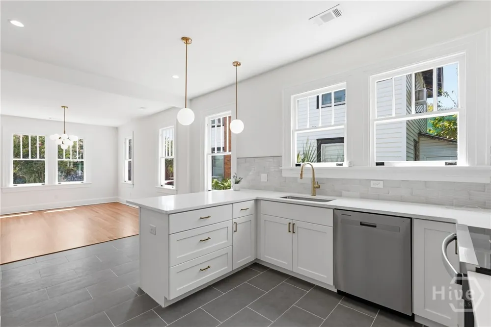 1106 E 40th Street Savannah, GA 31404