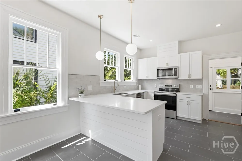 1106 E 40th Street Savannah, GA 31404