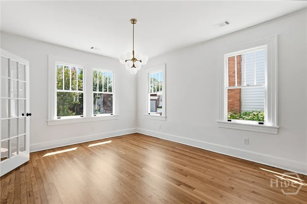 1106 E 40th Street Savannah, GA 31404