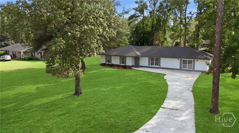 131 Bea Road Richmond Hill, GA 31324