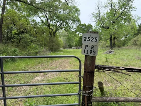 2525 Private Road 1195