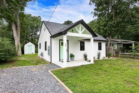 19 W Hereford Avenue
