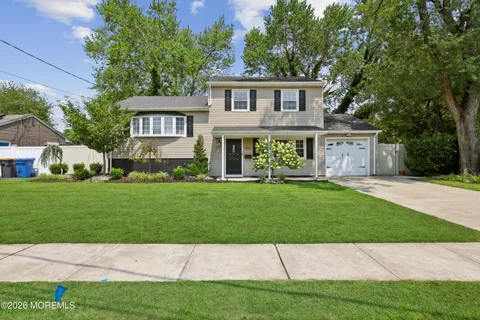 18 Carlton Avenue