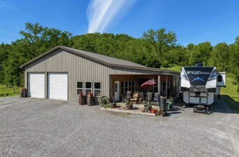 325 Freeman Ln