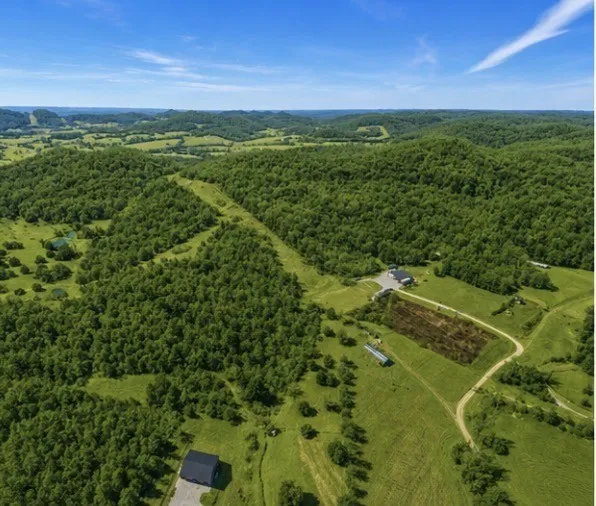 325 Freeman Ln Hartsville, TN 37074