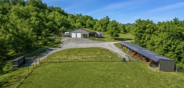 325 Freeman Ln Hartsville, TN 37074