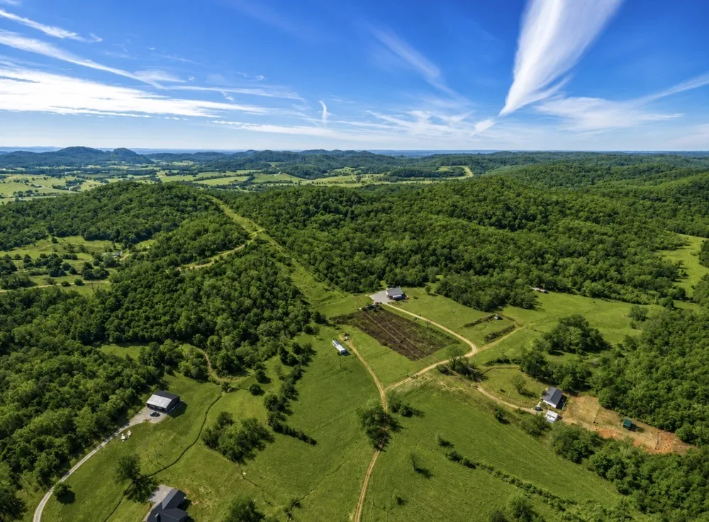 325 Freeman Ln Hartsville, TN 37074
