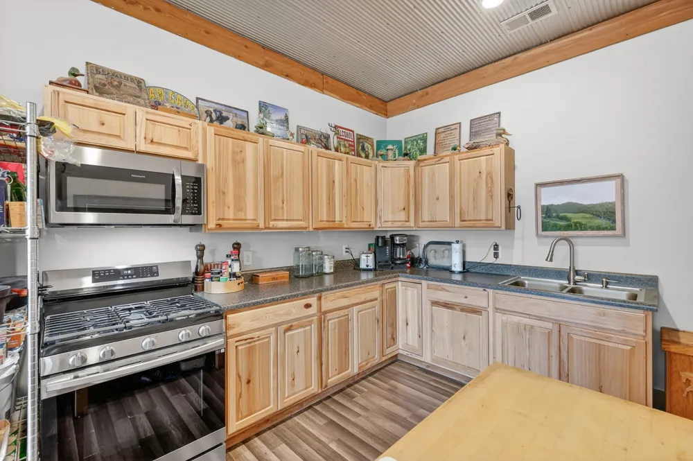 325 Freeman Ln Hartsville, TN 37074
